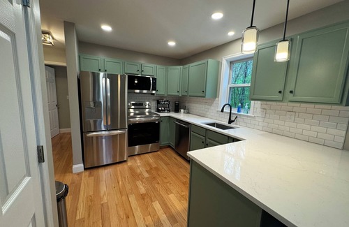 Rowland Ski Chalet | Welcome to this beautifully updated home in Masthope Community
