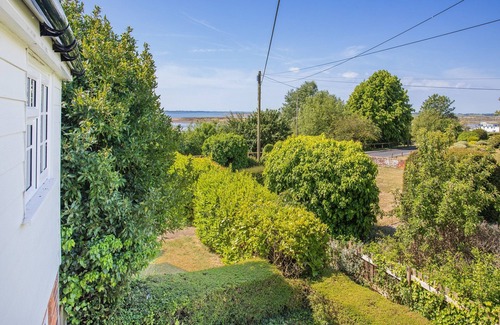 West Mersea Cottage | Welcome to this delightful fisherman’s cottage on the unique Island of Mersea.