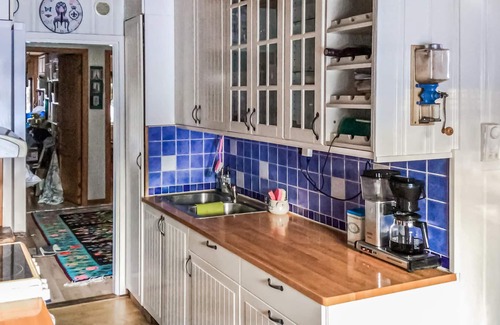 Norrtalje Municipality House | Welcome to this inviting vacation home in an idyllic location on the lake!