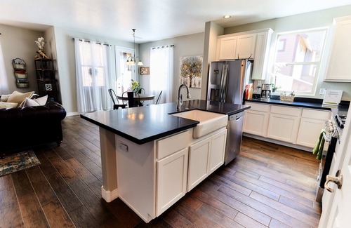 Flagstaff House | Welcome to Trailhead. It’s time to plan a trip to the pines. Adventure awaits!