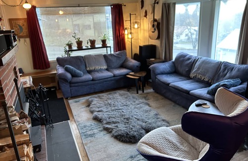 Nelson House | Welcome to Troll Haven! 10 minutes from downtown, cozy space with kitchenette.