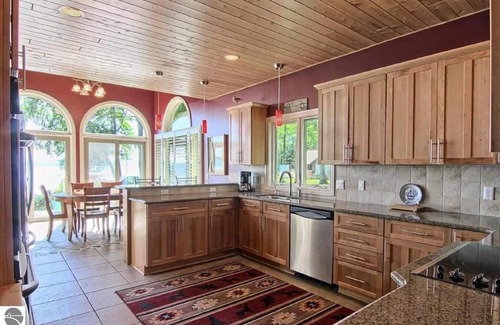 Williamsburg House | Welcome To Twin Palms A Beautiful Oasis On The Chain Of Lakes Near TC
