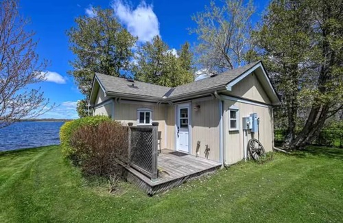 Merrickville-Wolford Cottage | Welcome to "Vista Del Rio"