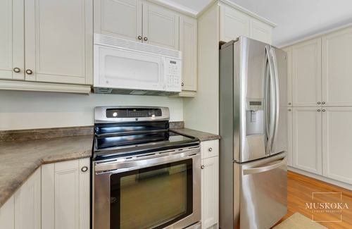 Bala House | Welcome to Woodlands on beautiful, historic Lake Muskoka!