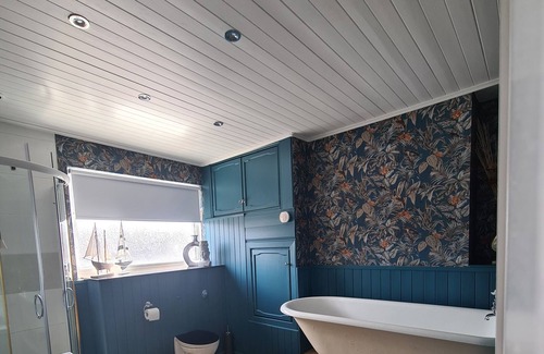 Lurgan House | Welcome to your fabulous home away from home ideal for contractors and visitors