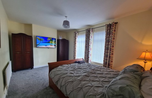 Lurgan House | Welcome to your fabulous home away from home ideal for contractors and visitors