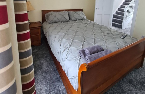 Lurgan House | Welcome to your fabulous home away from home ideal for contractors and visitors