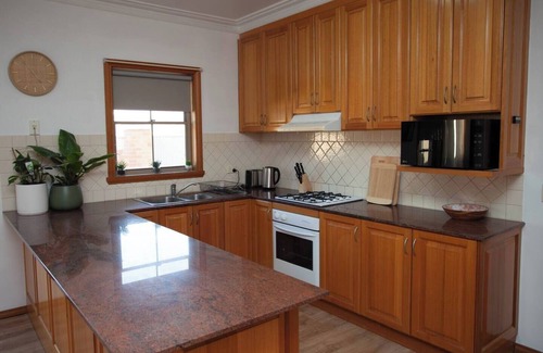 Horsham House | Welcome to your home away from home, perfectly located across from Wimmera Hospital in Horsham