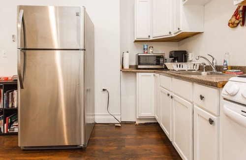 Canaryville Apartment | Welcome to your home away from home