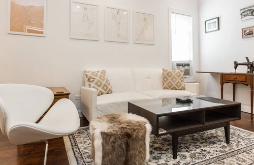 Canaryville Apartment | Welcome to your home away from home