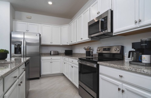 River Hall House | Welcome to your home away from home in Fort Myers, Florida!