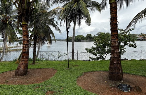 Moratuwa Villa | Welcome to your lakeside sanctuary, a picturesque 5-bedroom villa .