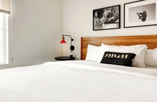 Lexington Hotel | Welcome to Your Lexington Escape - Spacious Suite w/Kitchenette