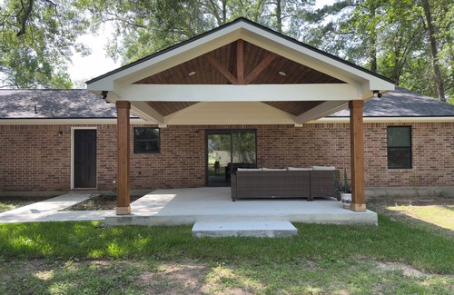 Egypt House | Welcome to your perfect getaway or family retreat in beautiful Magnolia Texas !