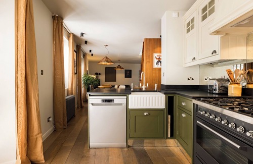 Primrose Hill House | Welcome to your stylish retreat in the heart of Primrose Hill