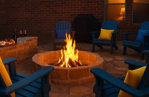 South Arlington House | Welcome to your vibrant Grand Prairie retreat- designed for unforgettable family vacations, reunions, and group celebrations.