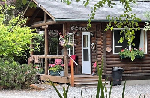 Concrete Cabin | Welcome to your year-round mountain getaway and historic ranch in the foothills of the North Cascades!