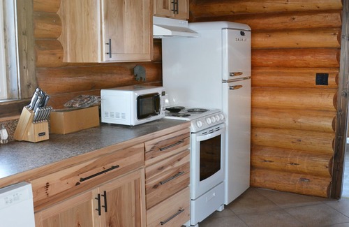 Dubois Cabin | Welcome Travelers! Renovated Log Cabin at Wind River Landing, Dubois, WY
