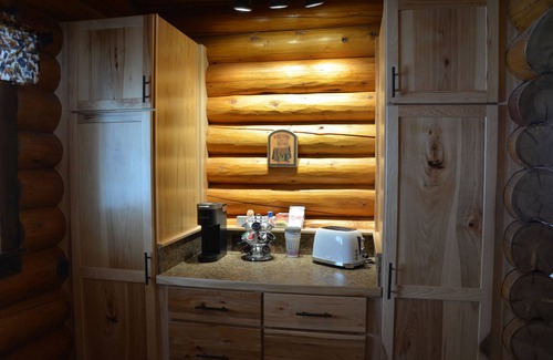 Dubois Cabin | Welcome Travelers! Renovated Log Cabin at Wind River Landing, Dubois, WY
