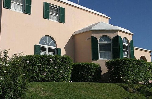 Southampton Apartment | Welcome!.Visitors, Temp. Workers, and all. to our beautiful shores.