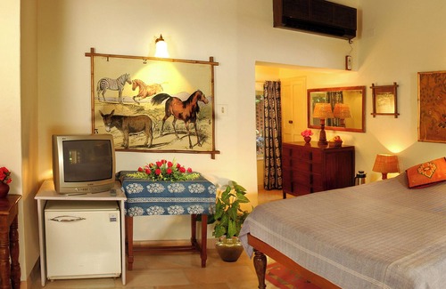 Desuri Hotel | WelcomHeritage Maharani Bagh Orchard Retreat