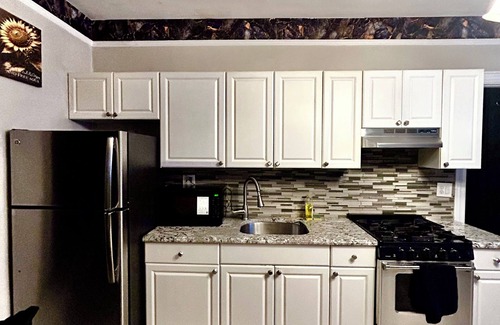 Williamsbridge House | Welcoming 1-bedroom house in The Bronx.