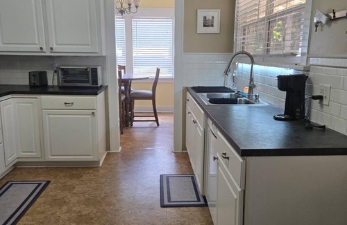 Winter Haven House | Welcoming 2-bedroom lake view house in Winter Haven