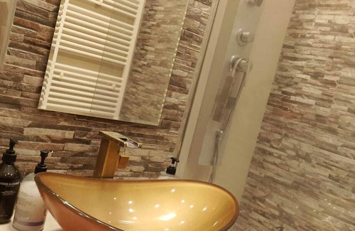 Suceava Apartment | Welcoming 2-bedroom apartment in Suceava near the Airport