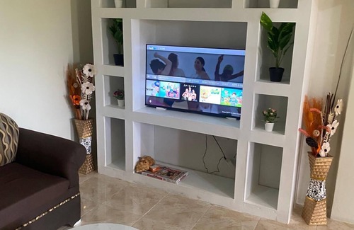 Boston Bay House | Welcoming 2-bedroom house with AC in Long Bay
