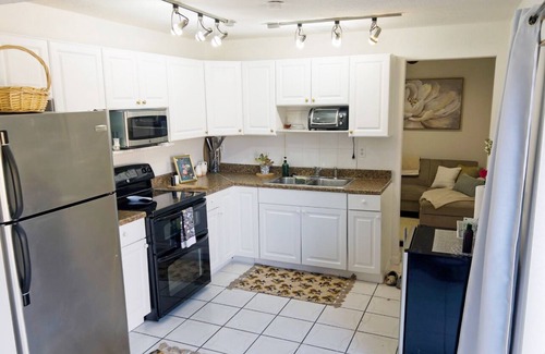 Lake Worth Corridor House | Welcoming 2-bedroom house with AC in Greenacres
