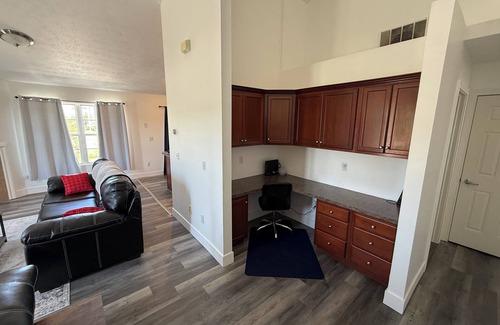 South Bend House | Welcoming 2-bedroom townhome in South Bend, short walk to Notre Dame!