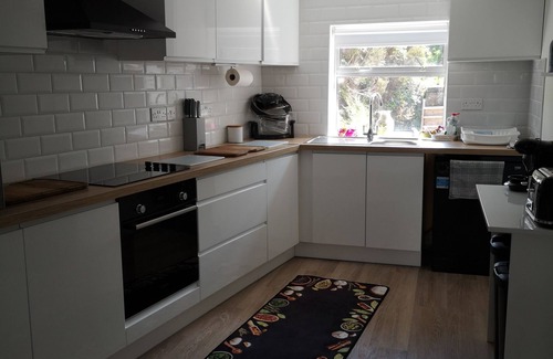Ardgroom House | Welcoming 3-bedroom house with WiFi in Ardgroom Village