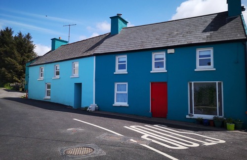 Ardgroom House | Welcoming 3-bedroom house with WiFi in Ardgroom Village