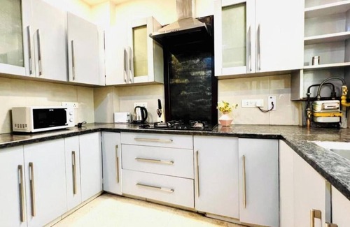 Greater Kailash Apartment | Welcoming 3-bedroom apartment with WiFi in vibrant New Delhi - Greater kailash