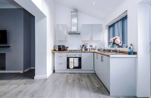Golborne Apartment | Welcoming 3-bedroom apartment with WiFi in charming Golborne