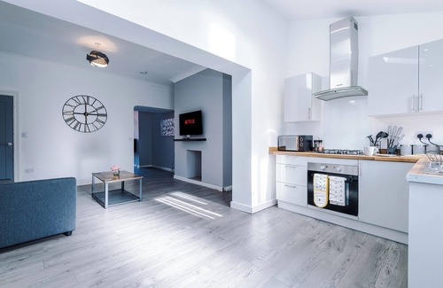 Golborne Apartment | Welcoming 3-bedroom apartment with WiFi in charming Golborne