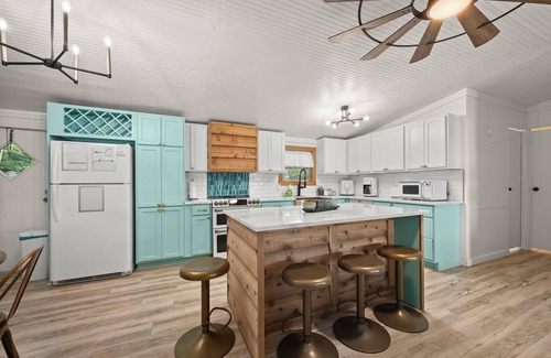 Lakeland House | Welcoming 3-bedroom mobile home with AC in Oscar