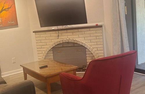 Edmonds House | Welcoming 3-bedroom townhome with WiFi in Edmonds