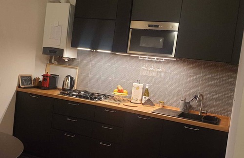 L'Aquila Apartment | Welcoming 3bedroom apartment with WiFi and a kitchen-living in charming L'Aquila