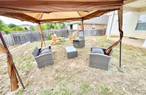 Pioneer Crossing House | Welcoming 4-bedroom house with AC in Austin
