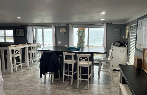Lewiston House | Welcoming 5 Bedroom 2 Full Bath house on East Twin Lake in charming Lewiston, MI