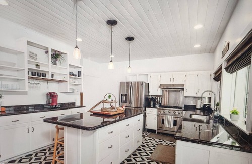Houston House | Welcoming 5-bedroom lakefront house with WiFi in charming Big Lake