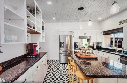 Houston House | Welcoming 5-bedroom lakefront house with WiFi in charming Big Lake