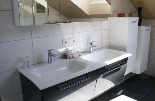 Tauberbischofsheim Boat Rental | Welcoming apartment near lake