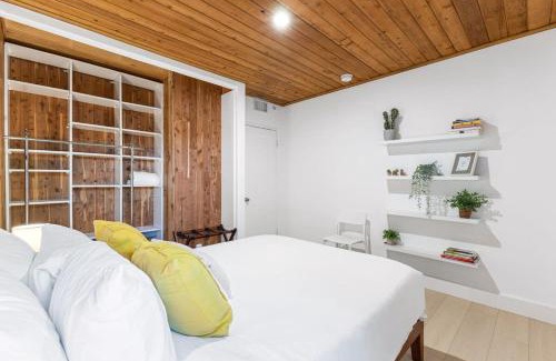 Victoria Park Apartment | Welcoming Airbnb Walkig distance to Las Olas Blvd
