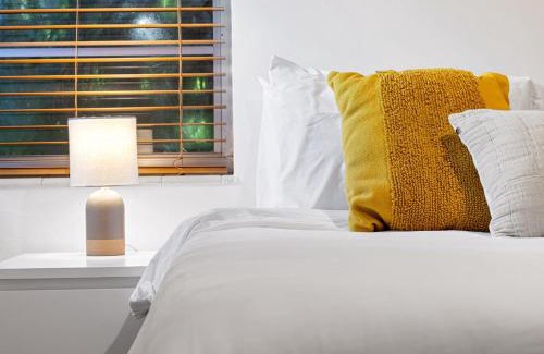 Victoria Park Apartment | Welcoming Airbnb Walkig distance to Las Olas Blvd