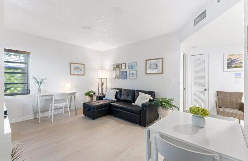 Victoria Park Apartment | Welcoming Airbnb Walkig distance to Las Olas Blvd
