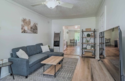 Alcoa Cottage | Welcoming Alcoa Cottage w/ Mountain Views!
