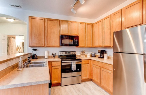 Aurora Condo | Welcoming and Wonderful Main Floor Condo