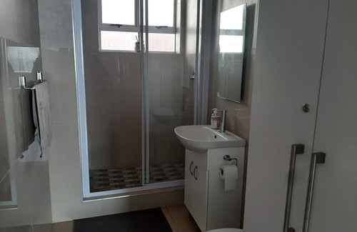 North Beach Apartment | Welcoming apartment in Durban with stunning ocean views